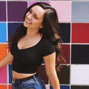 Meet your Posher, Vanessa